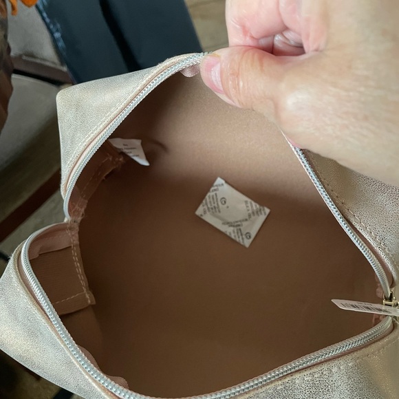 Bath and Body Works Makeup Bag NWT - Picture 6 of 10